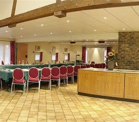 Kyriad Est Mirande 3* דיז'ון