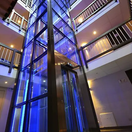 Kyriad Est Mirande Hotel