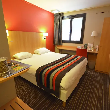 Kyriad Est Mirande 3* Dijon