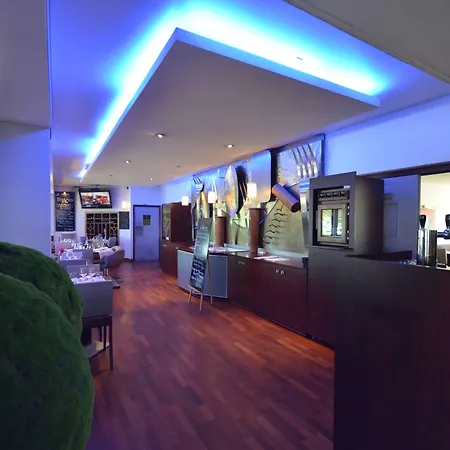 Kyriad Est Mirande Hotell Dijon