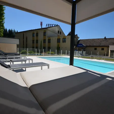 Kyriad Est Mirande מלון 3*