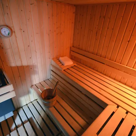 Kyriad Est Mirande דיז'ון