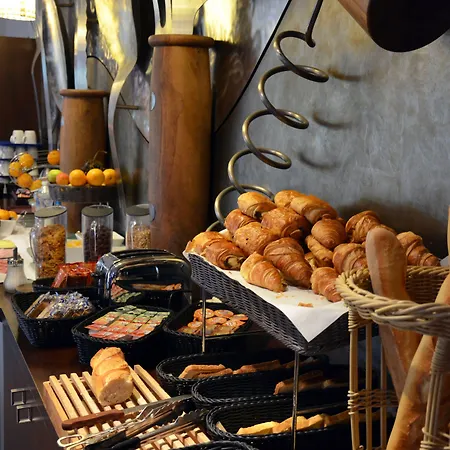 Kyriad Est Mirande Ξενοδοχείο 3*