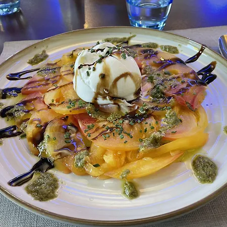 Kyriad Est Mirande 3*