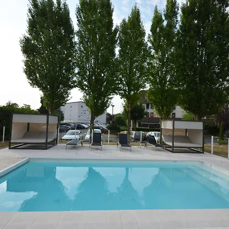 Hotel Kyriad Est Mirande 3*