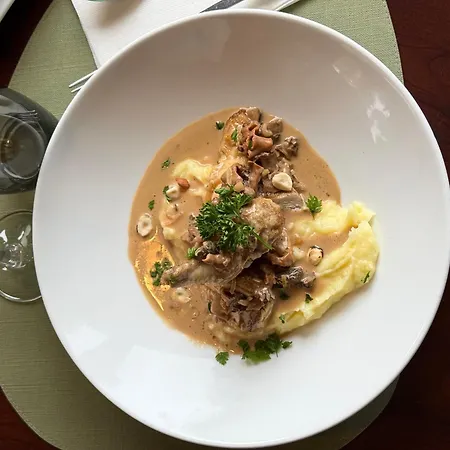 Hotel Kyriad Est Mirande