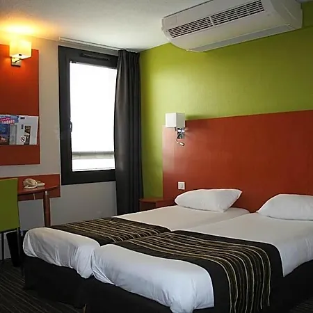 Hotel Kyriad Est Mirande 3*