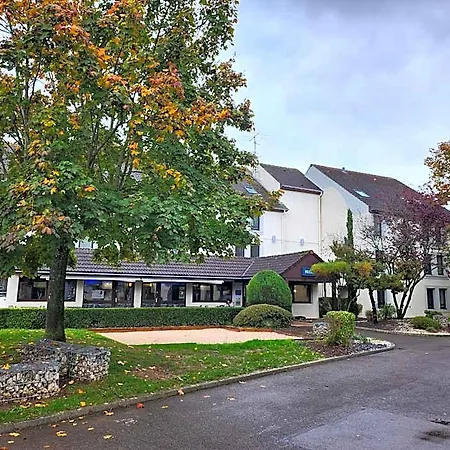 Kyriad Est Mirande Hotel