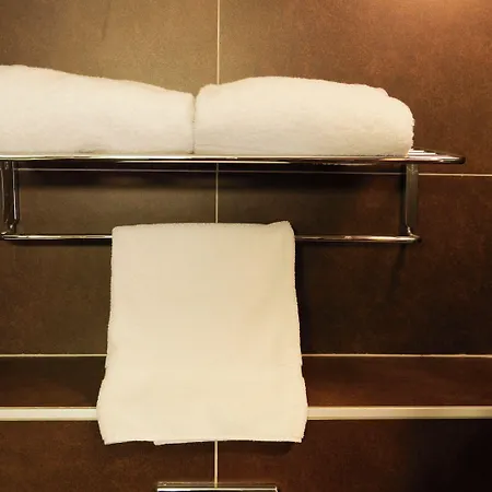 Hotell Kyriad Est Mirande Dijon