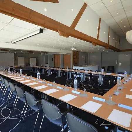 Kyriad Est Mirande Hotel