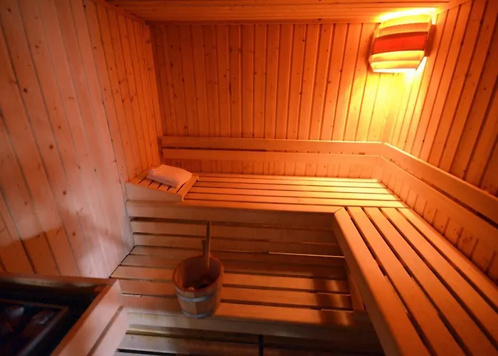 Kyriad Est Mirande 3* Dijon