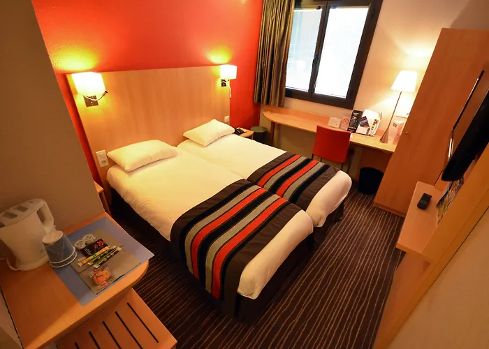 Hotel Kyriad Est Mirande