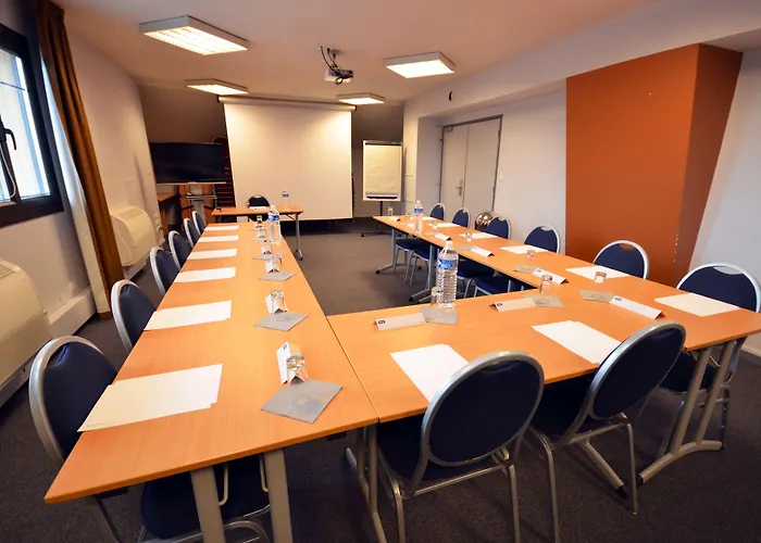 Hotel Kyriad Est Mirande 3*