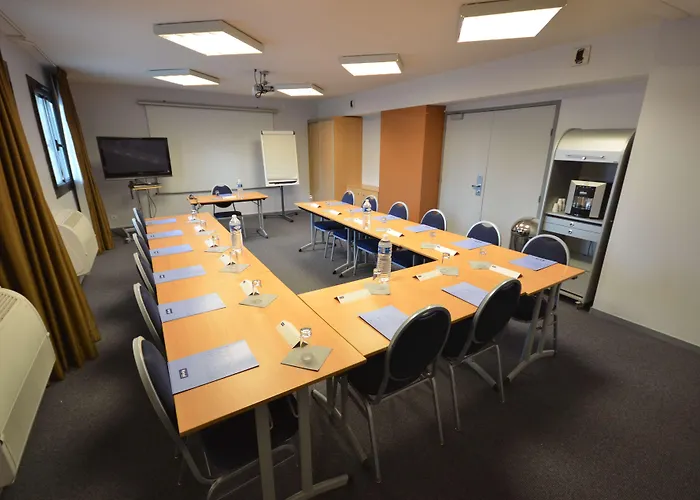 Hotel Kyriad Est Mirande Dijon