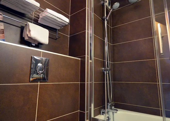 Hotel Kyriad Est Mirande Dijon