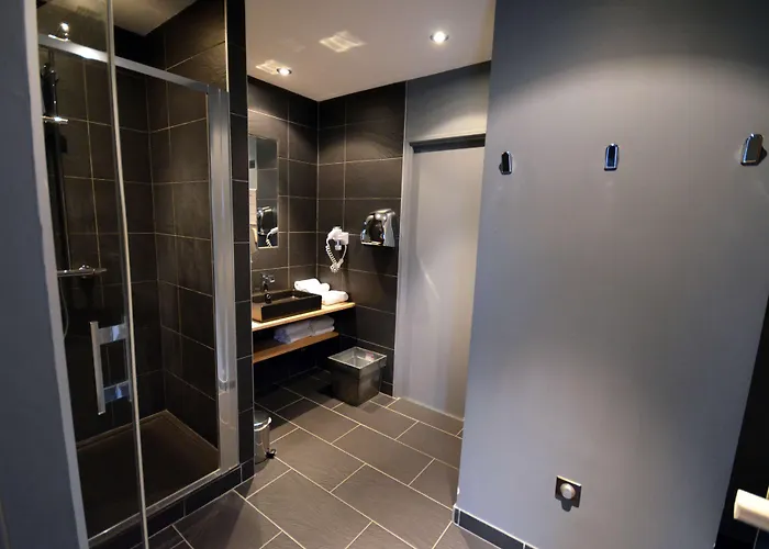 Kyriad Est Mirande Hotel Dijon