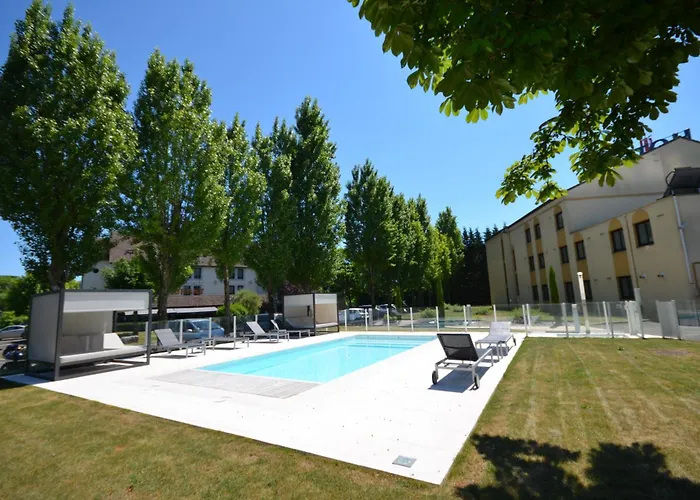 Kyriad Est Mirande 3* Dijon