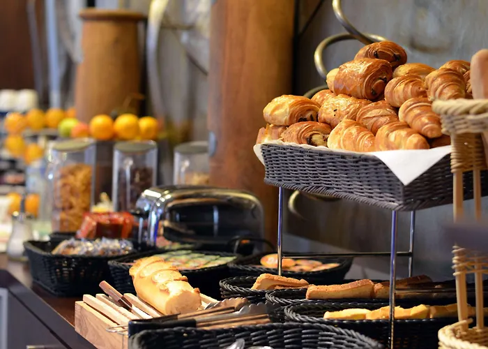 Hotel Kyriad Est Mirande