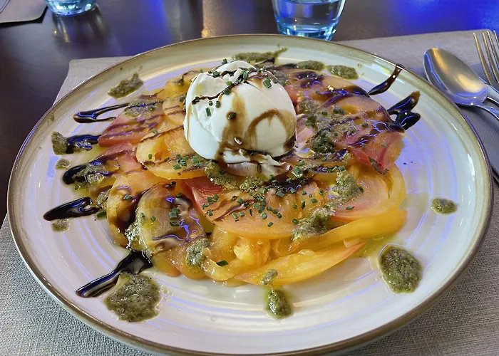 Kyriad Est Mirande 3*