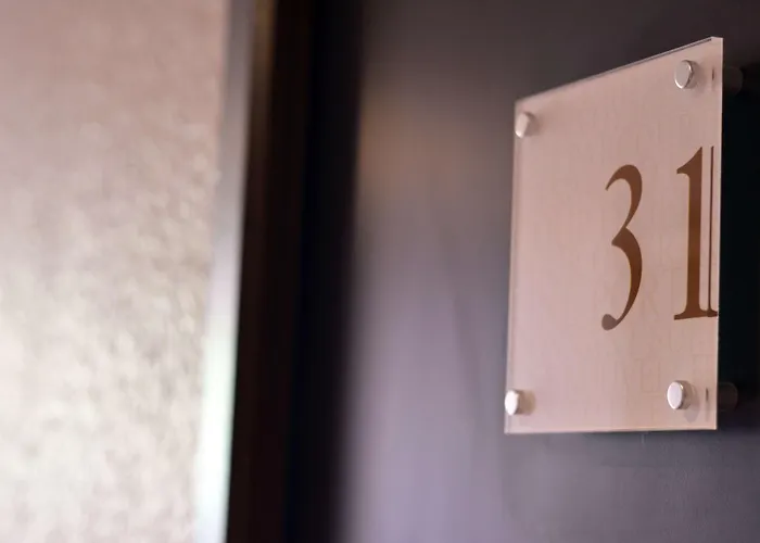 Kyriad Est Mirande 3* Dijon