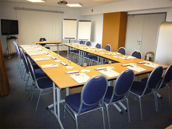 Hotel Kyriad Est Mirande 3*