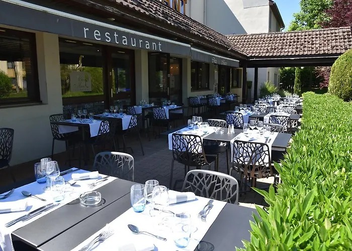 Kyriad Est Mirande Dijon