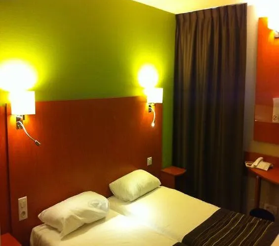 Kyriad Est Mirande 3* Dijon